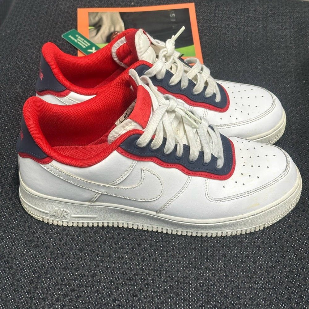 Air Force 1 '07 LV8 'Double Layer - Obsidian Red'